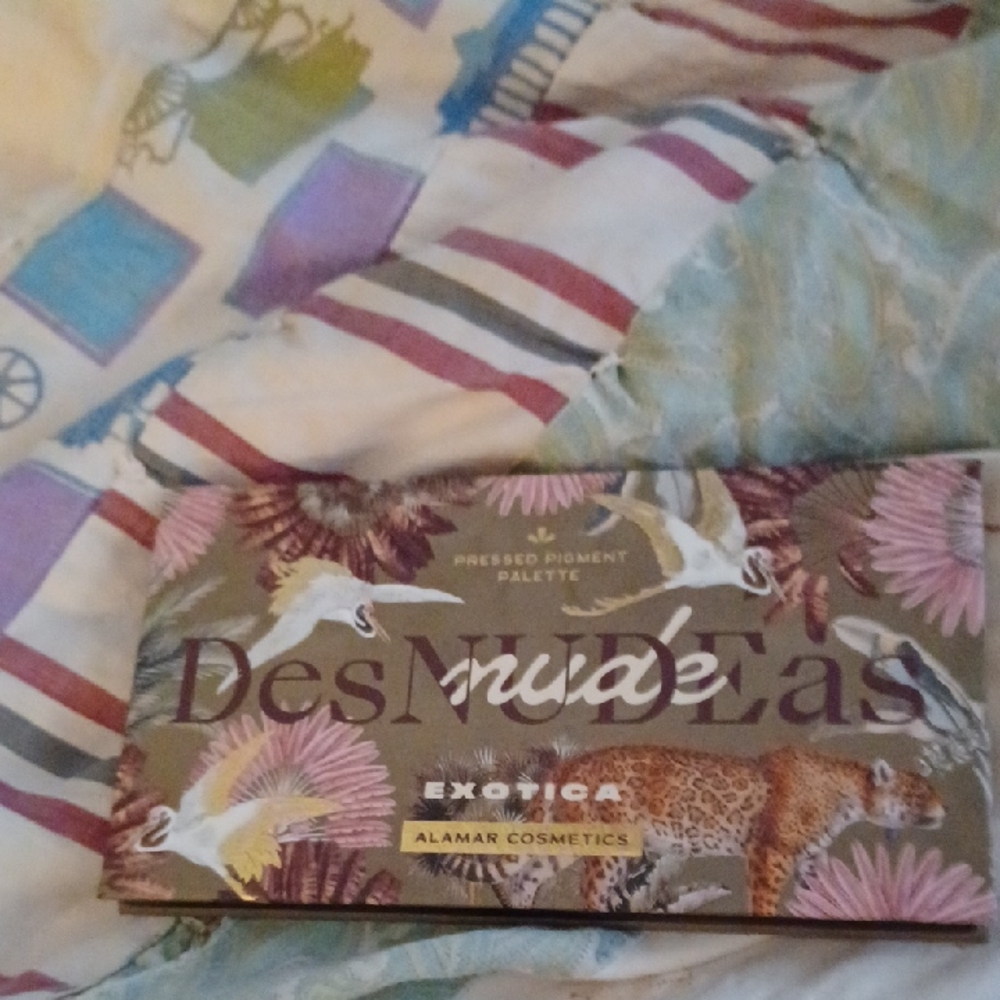 Alamar Cosmetics DesNUDEAs Exotica Eyeshadow Palette